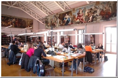 Biblioteca sala del legnanino immagine