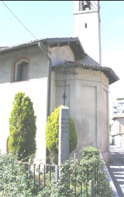 La chiesetta di Sant'Antonio, già Lazzaretto, con la colonna della peste del 1630
